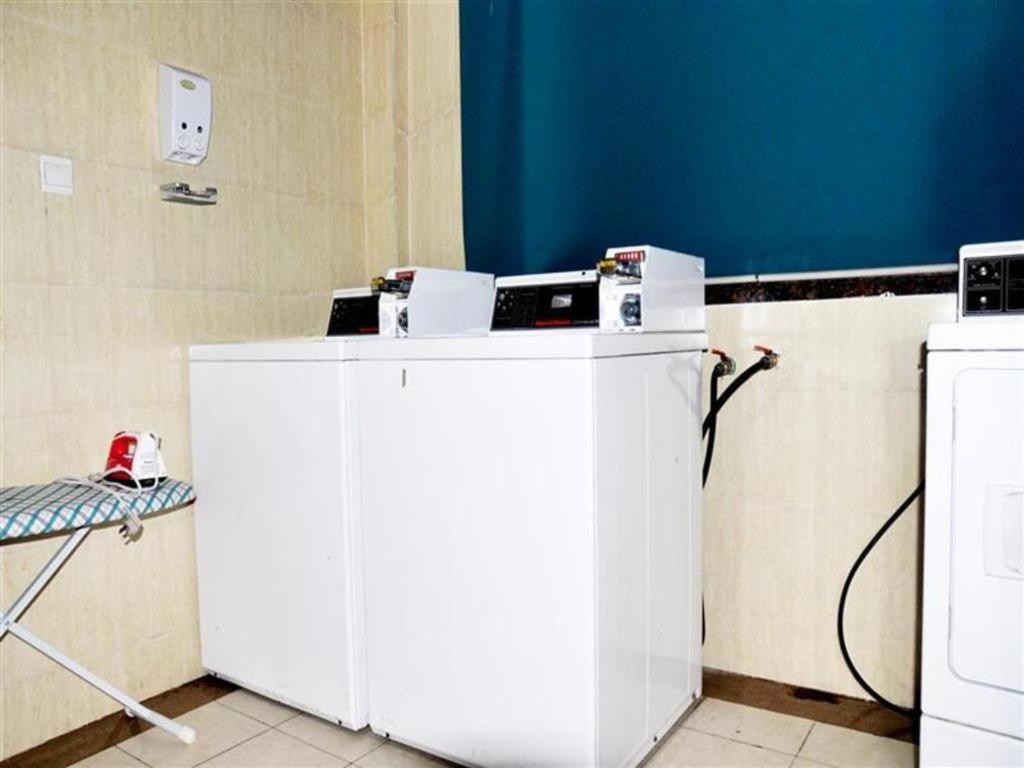 Vx Hotel Shanghai Yixian Road Dabaishu Luaran gambar