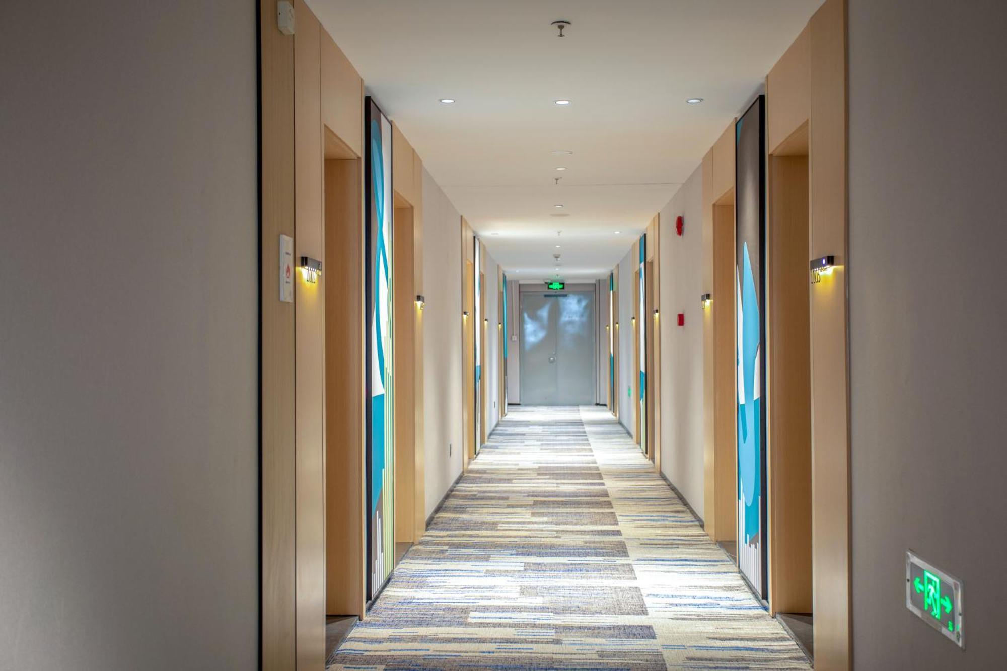 Vx Hotel Shanghai Yixian Road Dabaishu Luaran gambar